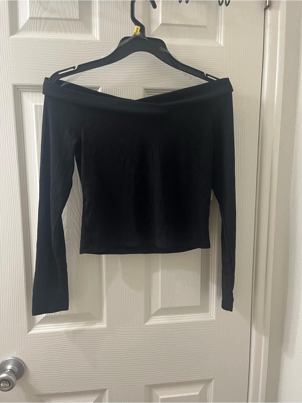 Arizona Jean Company Black Off-the-Shoulder Long Sleeve Top